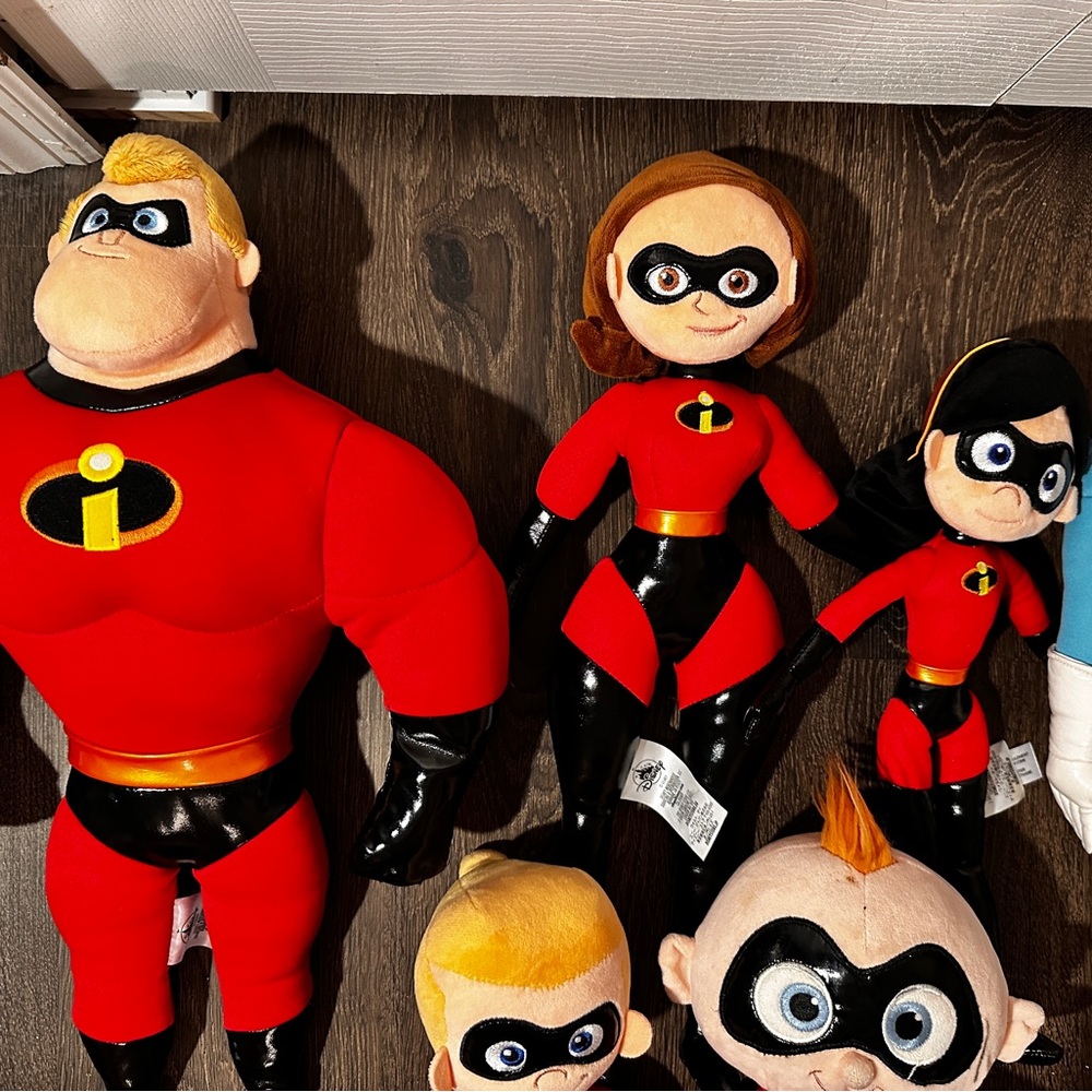Disney Store The Incredibles Plush Lot Of 6 The Incredibles Family and Frozone - Picture 2 of 9